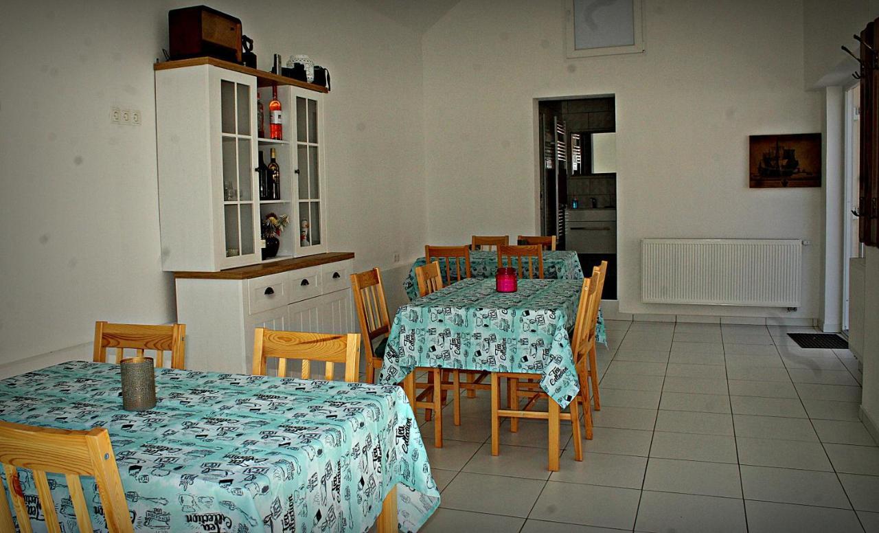 Yosefsfeld Bed and Breakfast Kutjevo Esterno foto